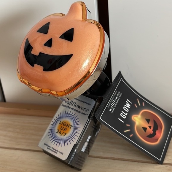 BBW JACK’O LANTERN LIGHT UP WALLFLOWER PLUG IN NWT - Picture 3 of 6